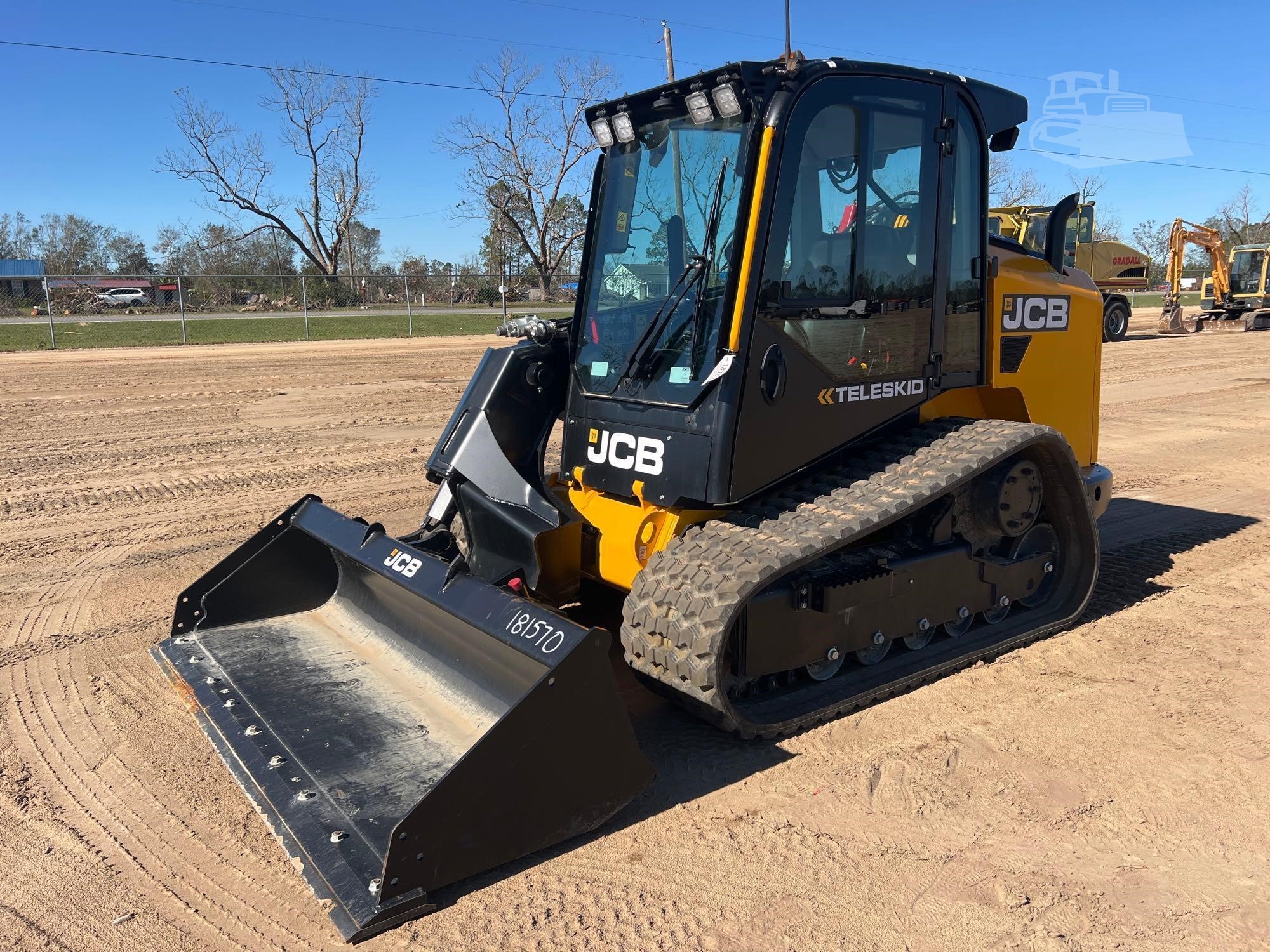 2023 JCB 3TS-8T Compact Track Loader